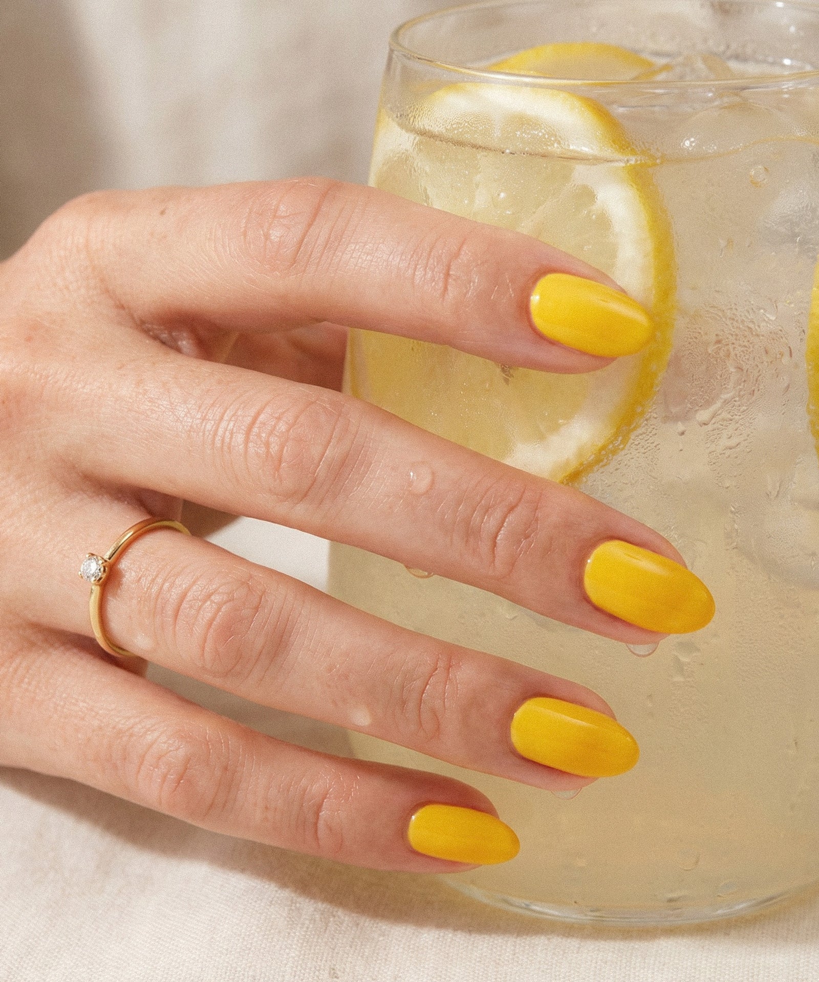 ph7-nail-lacquer-hand-037-6.jpg
